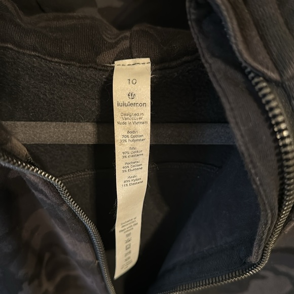 Lululemon Scuba Full Zip- camo 10 - Picture 7 of 9